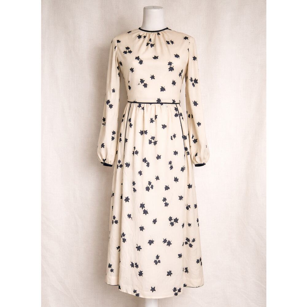 Vintage 1970s Cream & Navy Long Sleeve Maple Leaf Print Midi Dress | Women's 4 - Picture 2 of 9